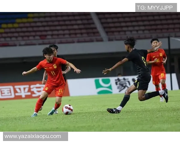 球星观看中国足球精彩集锦瞬间 解析技术与进步潜力